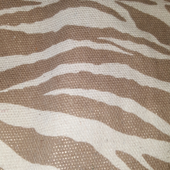 Bueno beige tan Zibra shoulder bag - Picture 4 of 4